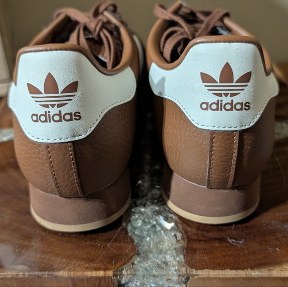 Adidas Samoa in "Preloved Brown" Colorway w/ White Stripes Women's 9, Men's 7.5 - Picture 5 of 9